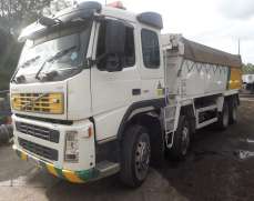 2005 Volvo FM12 8x4  32 tonnes tipper sleeper cab